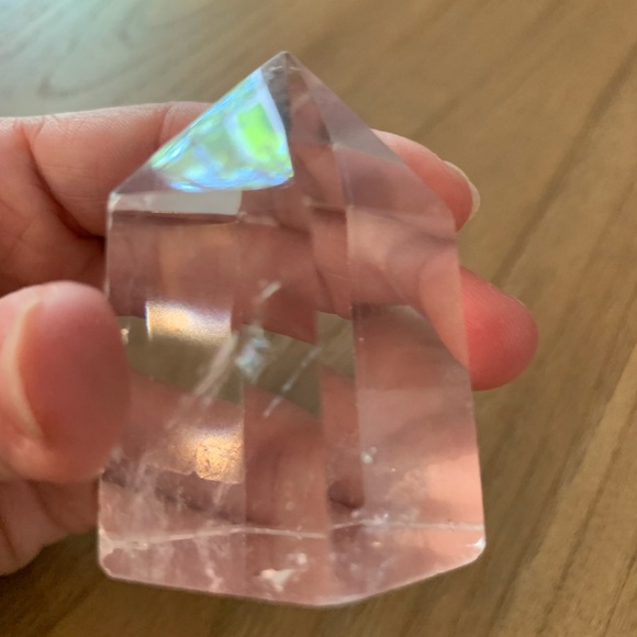 Medium sized Crystal quartz point - Picture 4 of 4